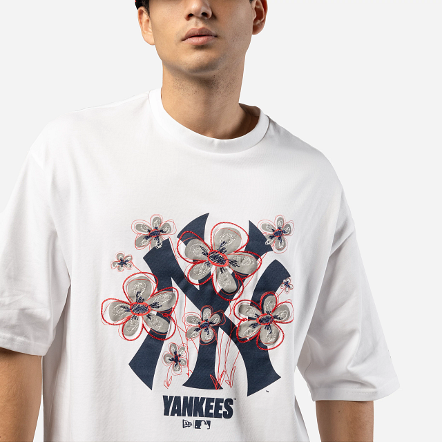 Playera Manga Corta New York Yankees MLB Flower Graphic